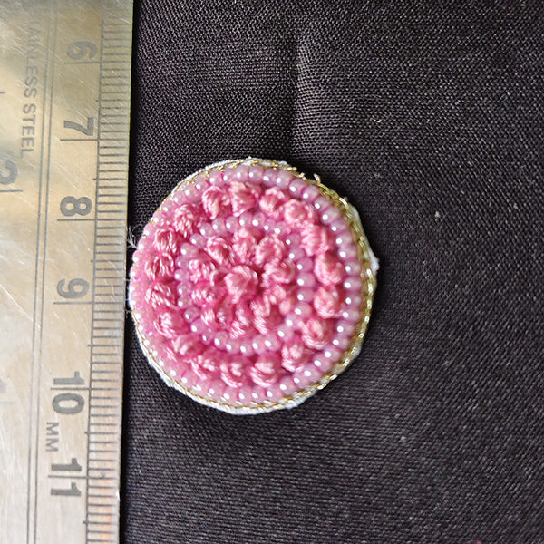 Embroidered circle 06