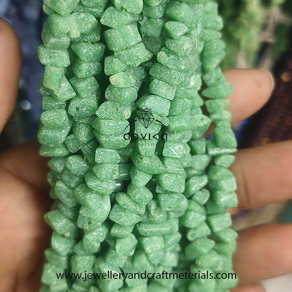 Uncut chip beads 05
