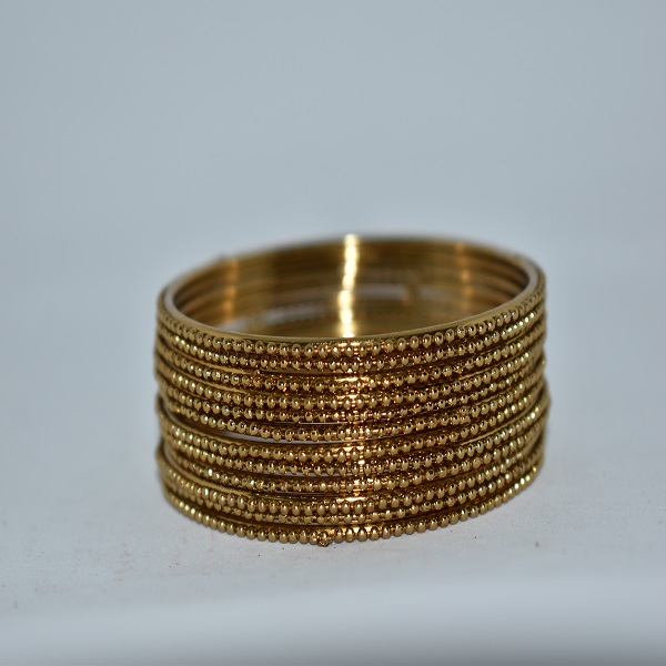 Metal dotted bangle