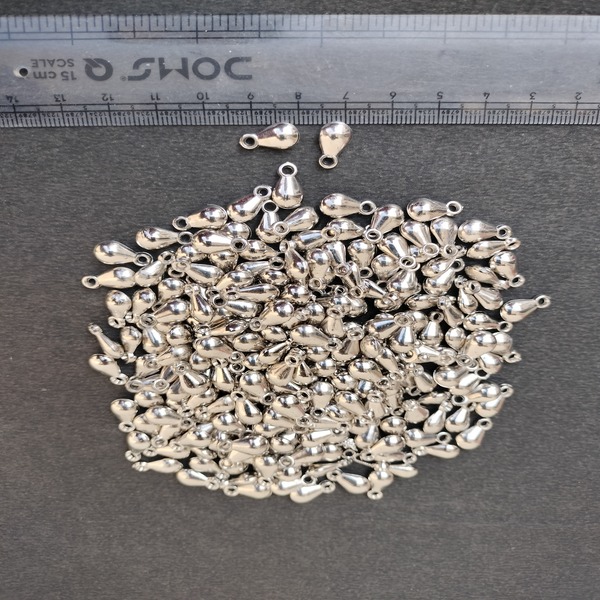 Drop Beads acrylic charm 10 mm