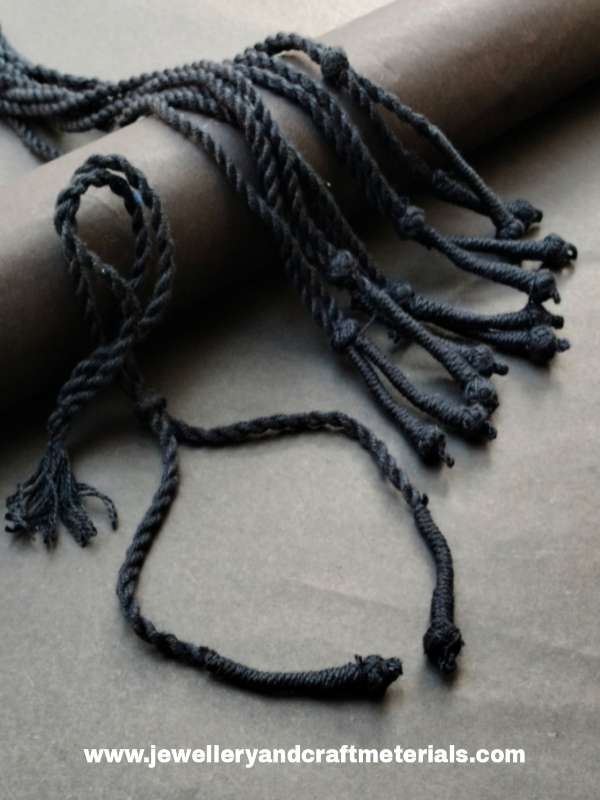 Cotton necklace dori black