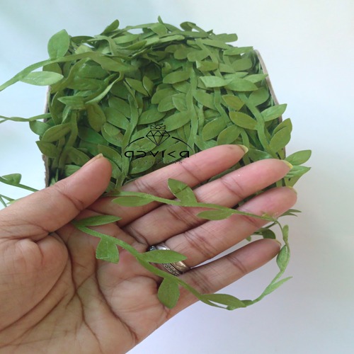 Green leaf lace for art and decorations 01