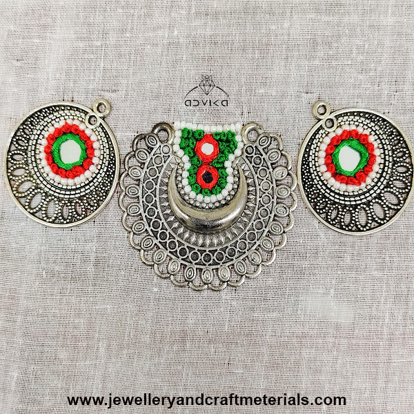 Embroidered pendant Patch with earring