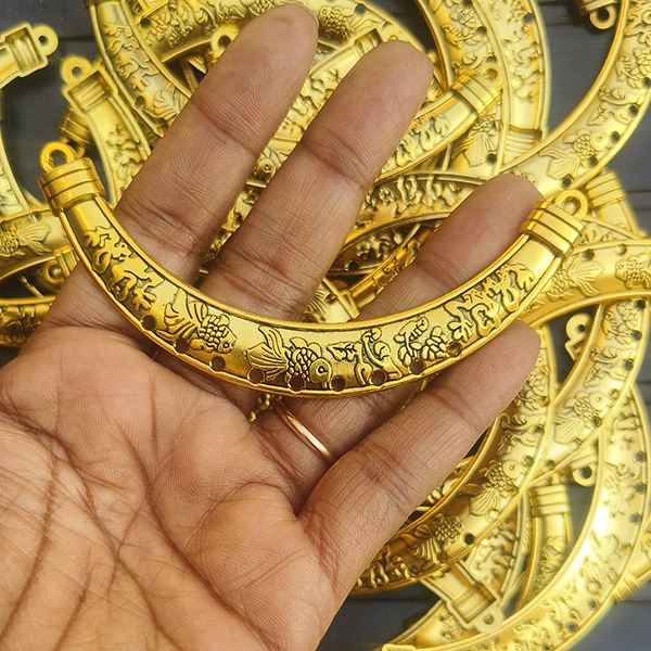 fish engraved metal hasuli