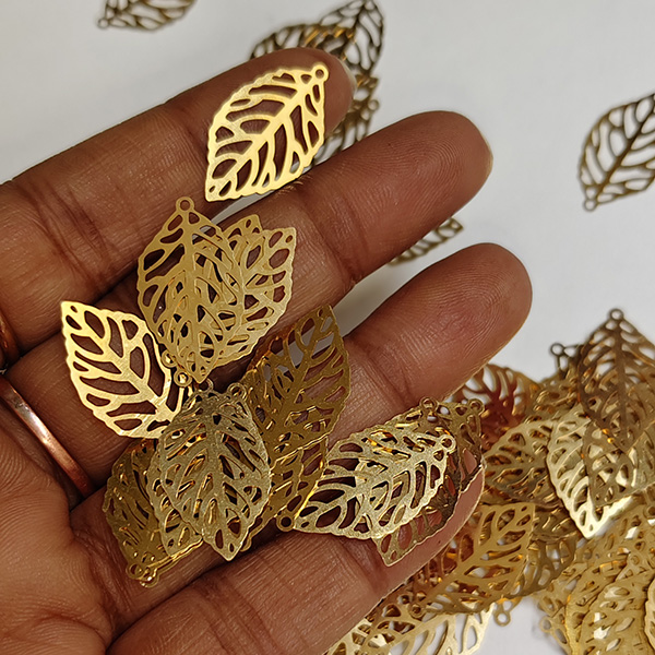 leaf charm 01