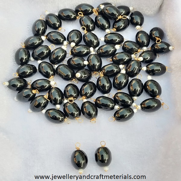 Oval Bead Hanging black 02