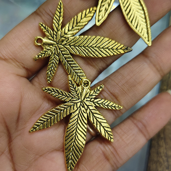 Chinar Leaf Metal Charm (BIG)