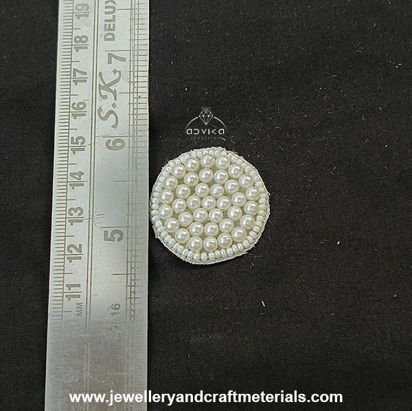 Embroidered circle 25