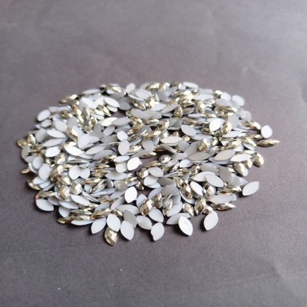 Silver Diamond Cut Eye Shape sequin