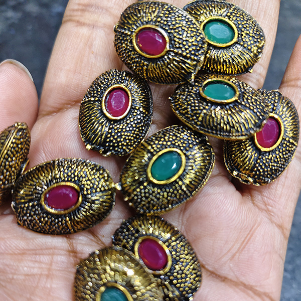 Kundan Oval Metal Charm victoria Beads