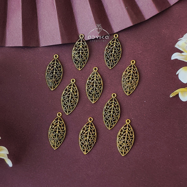 25 mm Golden leaf charm