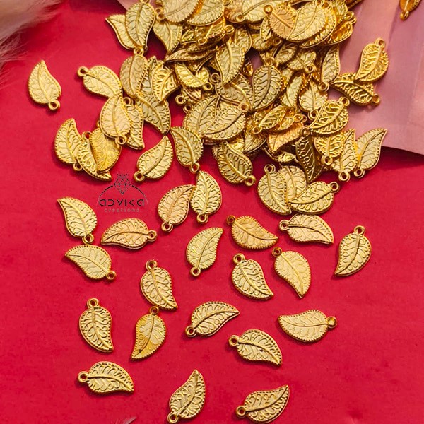 Acrylic leaf charms 01