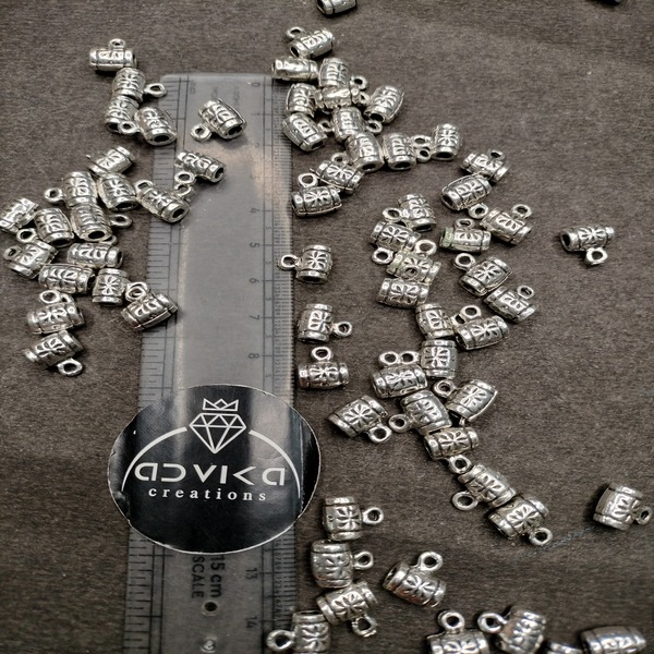 small loop metal charm