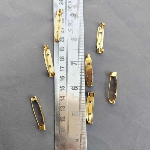 Flat Backs golden Brooch Pin s size