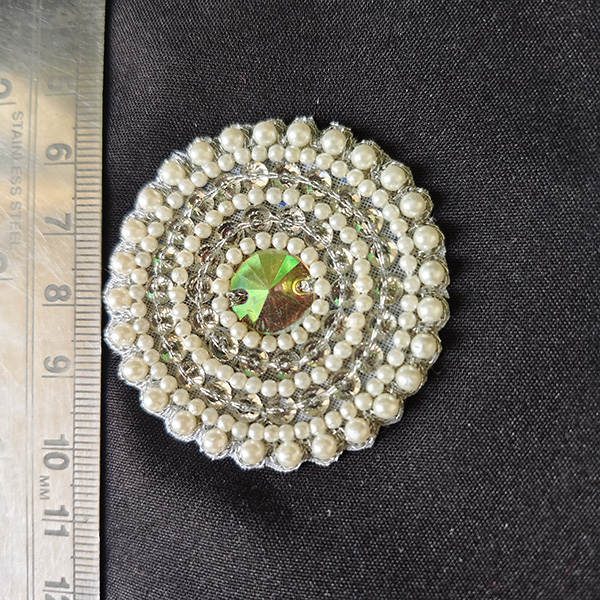 Embroidered circle 09