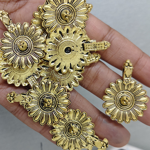 Floral Motif Pendant Charm