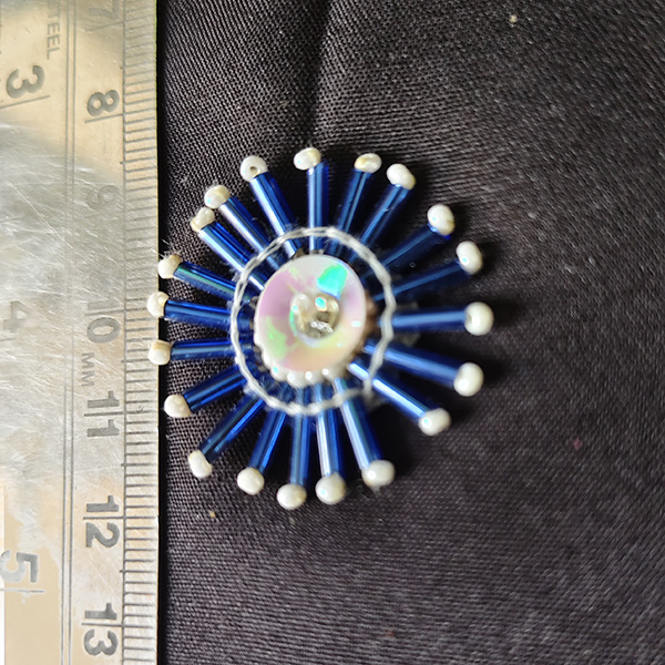 Embroidered circle 07