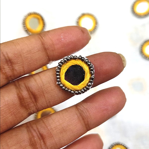 circle mirror embroidered patch (0.6 inch)