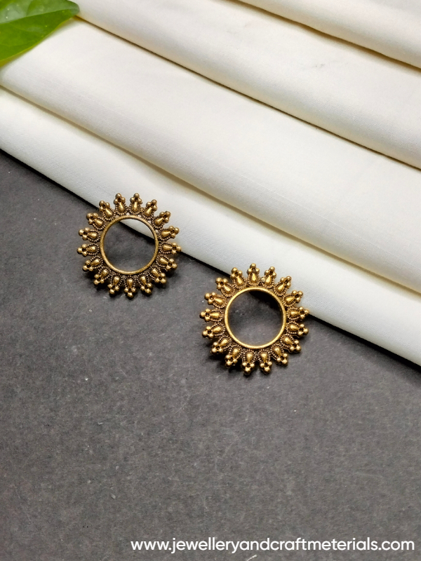 Hollow circle Golden studd