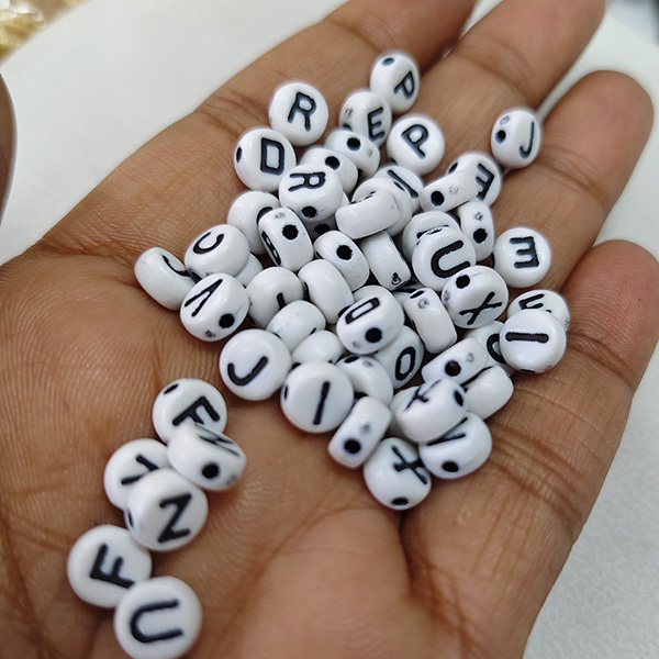 Acrylic A-Z Alphabet Beads