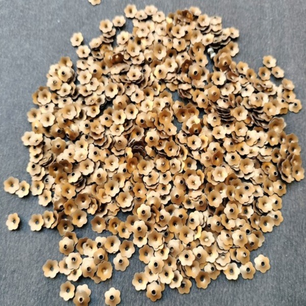 Small Flower sequins 6mm